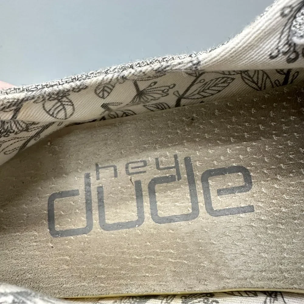 Hey Dude Wendy Gray‎ White Linen Slip-On Loafers. women's 7